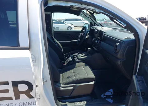 2023 Chevrolet Colorado 2Wd Short Box Wt z USA, uszkodzony, nr VIN 1GCGSBEC5P1154845